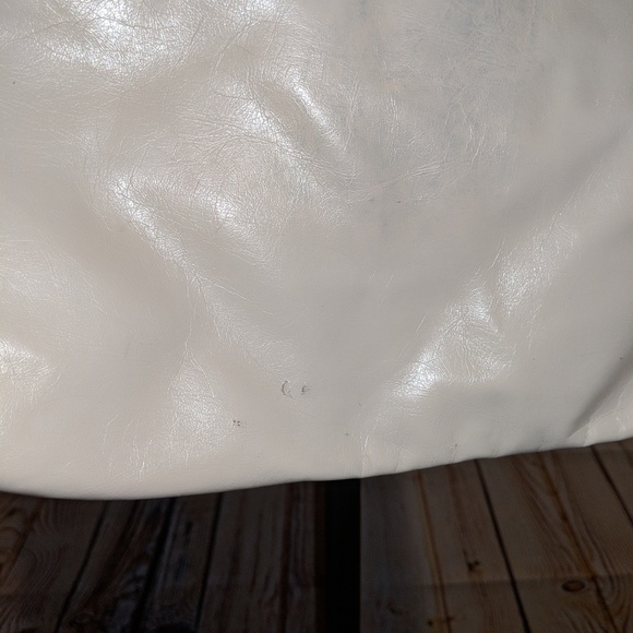 Cream Crossbody Purse - Picture 7 of 8